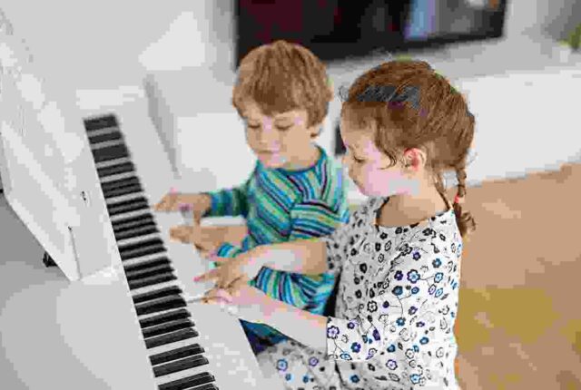 Keyboard-and-Piano